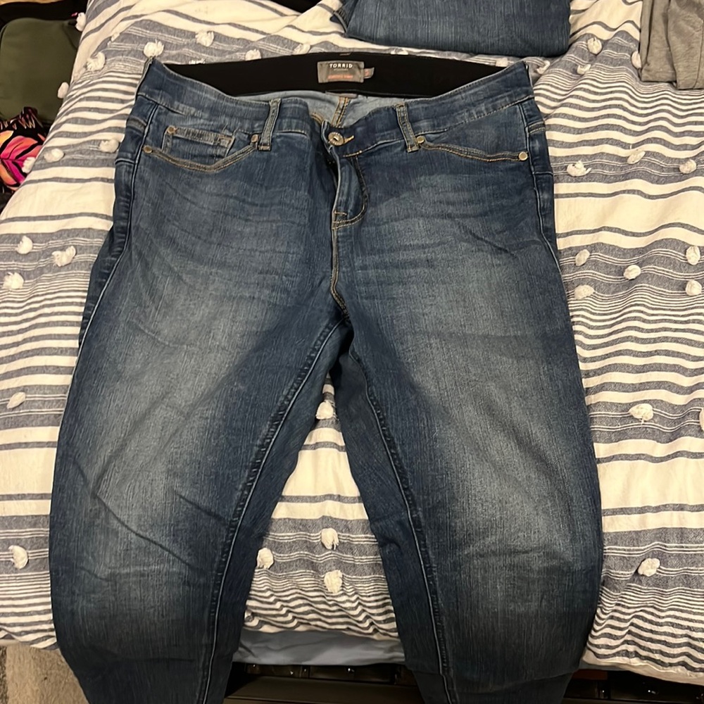 Torrid bombshell skinny 16 regular